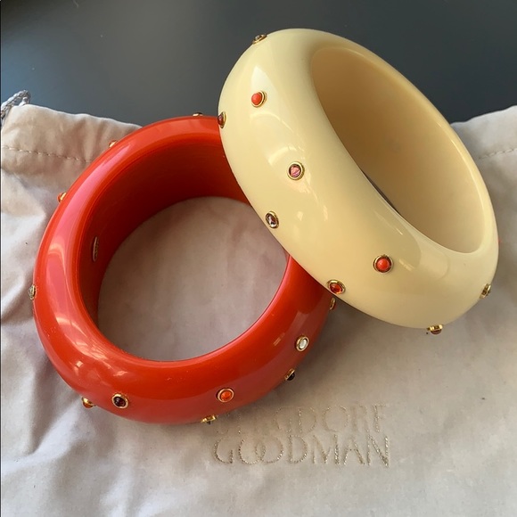 2 jeweled Bracelets - Picture 4 of 9